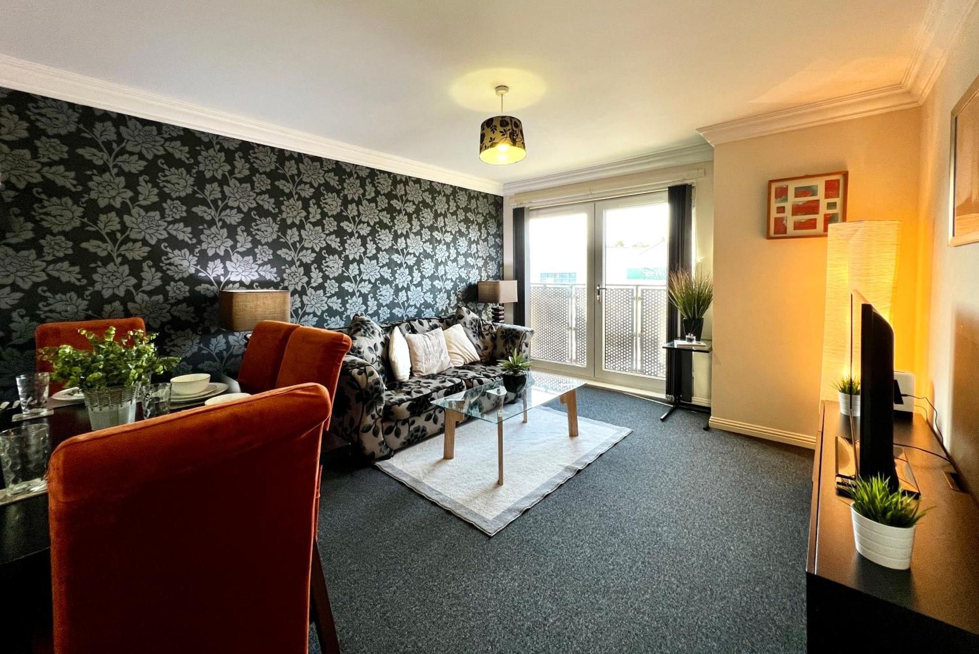 Stylish Modern Flat With Juliet Balcony & Parking * Glasgow