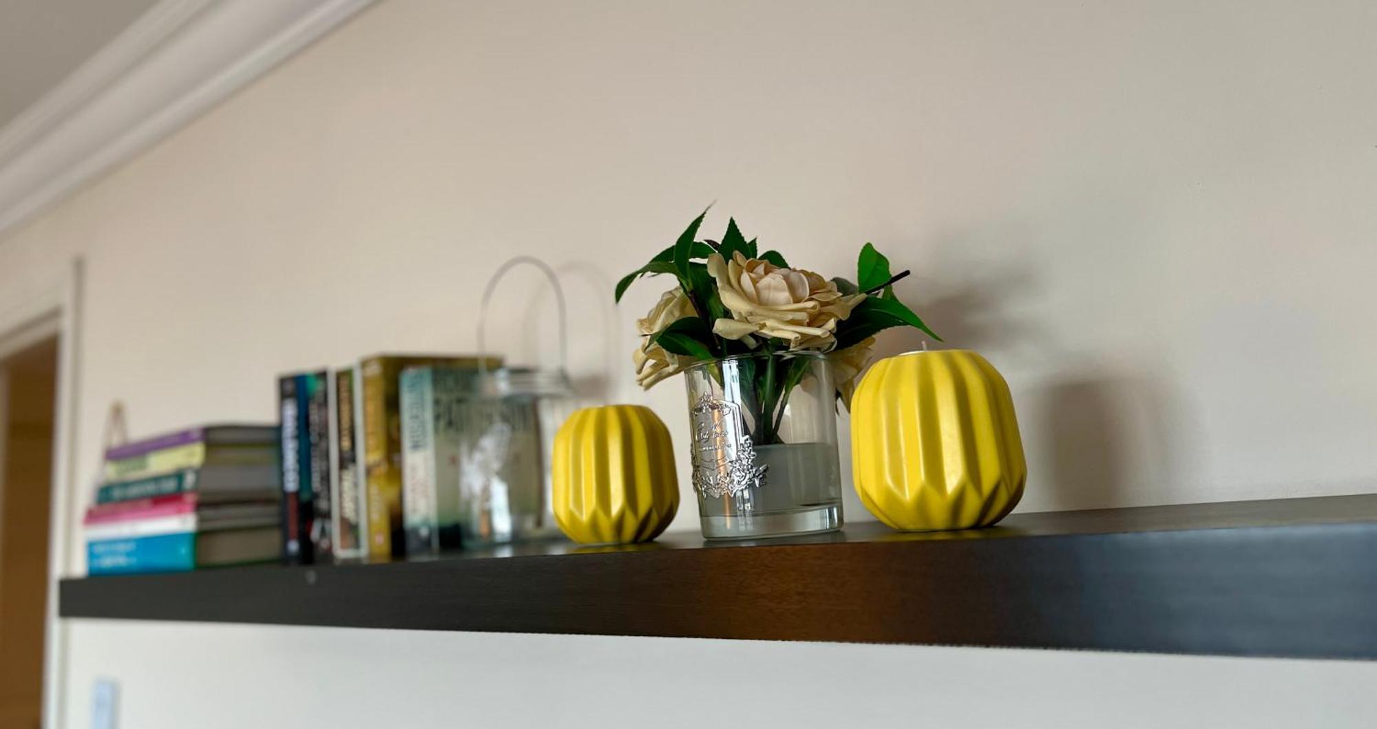 Apartment Stylish Modern Flat With Juliet Balcony & Parking