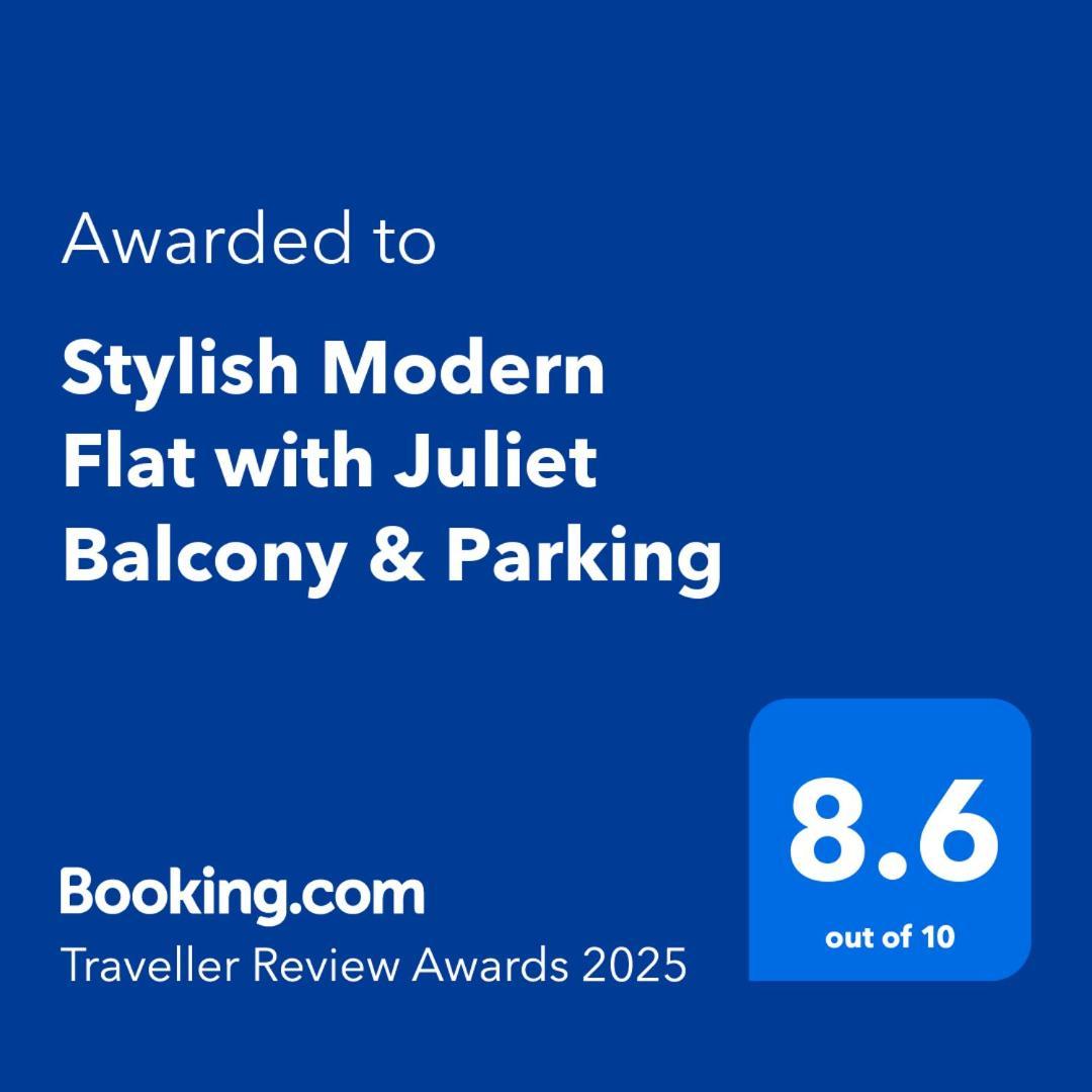 Stylish Modern Flat With Juliet Balcony & Parking Apartment Glasgow